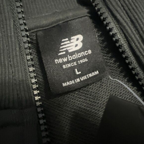 LARGE New Balance Women's Athletics Remastered French Terry 1/4 Zip - Picture 3 of 8